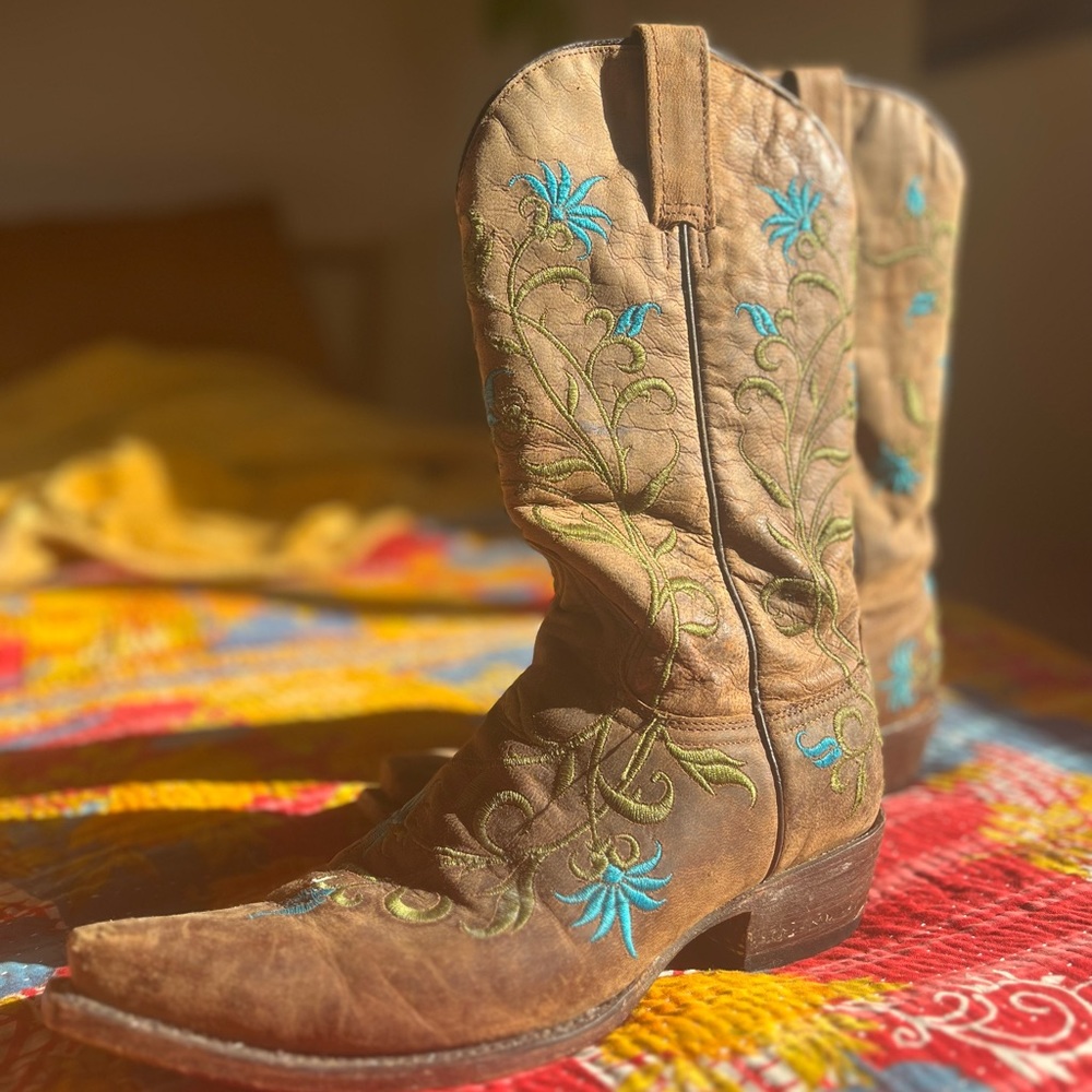 Stetson Western boots/ embroidered turquoise and green flower detail/ $250 OBO